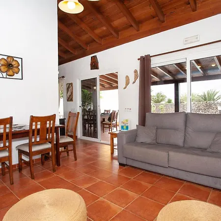 Semesterbostad Casa Vista Malpei Roque